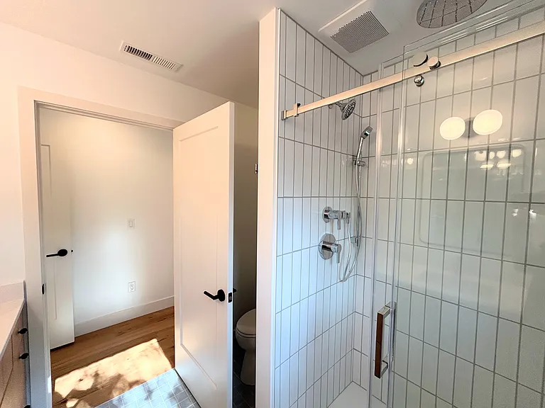1003 E Washington St — Photo 24