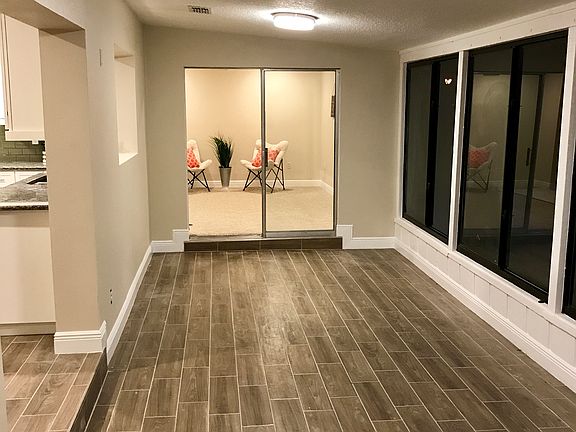 4th image of 229 W Berkshire Cir