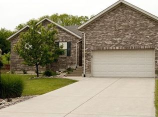 2280 Horseshoe Ct, Dayton, OH 45434