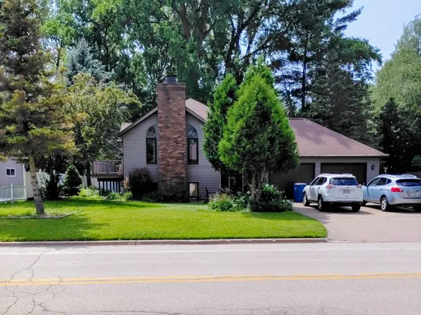 2050 Hilltop Dr, Green Bay, WI 54313