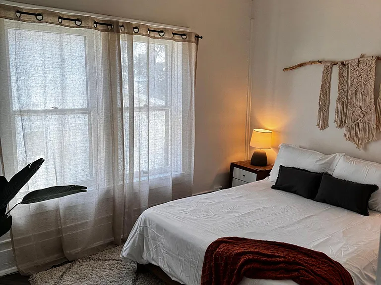 1008 Elmwood Ave — Photo 11