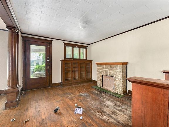 5th image of 2620 Victor St