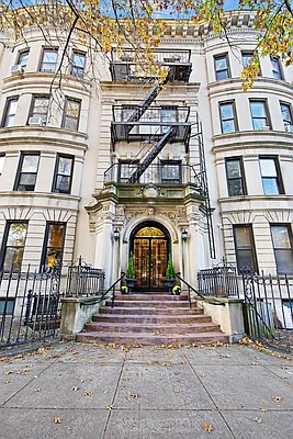 Rented by Compass | media 10