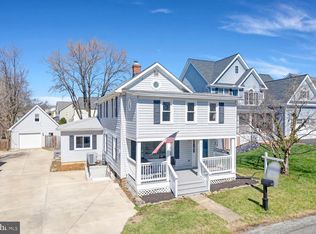 341 E G St, Purcellville, VA
