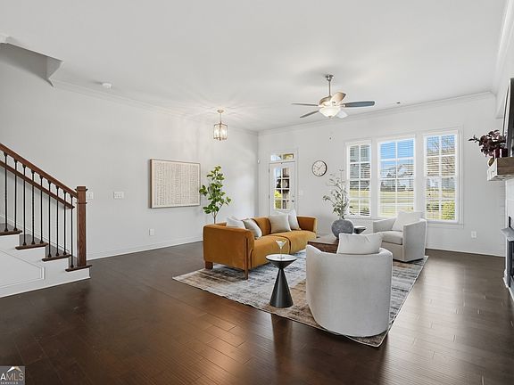 4th image of 1910 Skyfall Cir