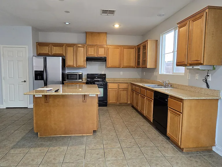 6957 Ghost Ranch Ave — Photo 8