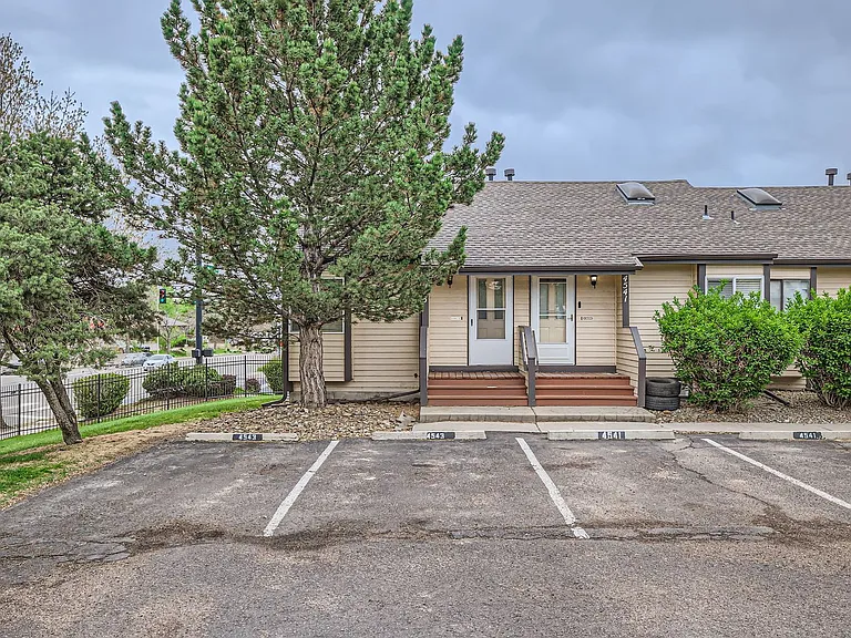 4543 Lamplighter Cir — Photo 1