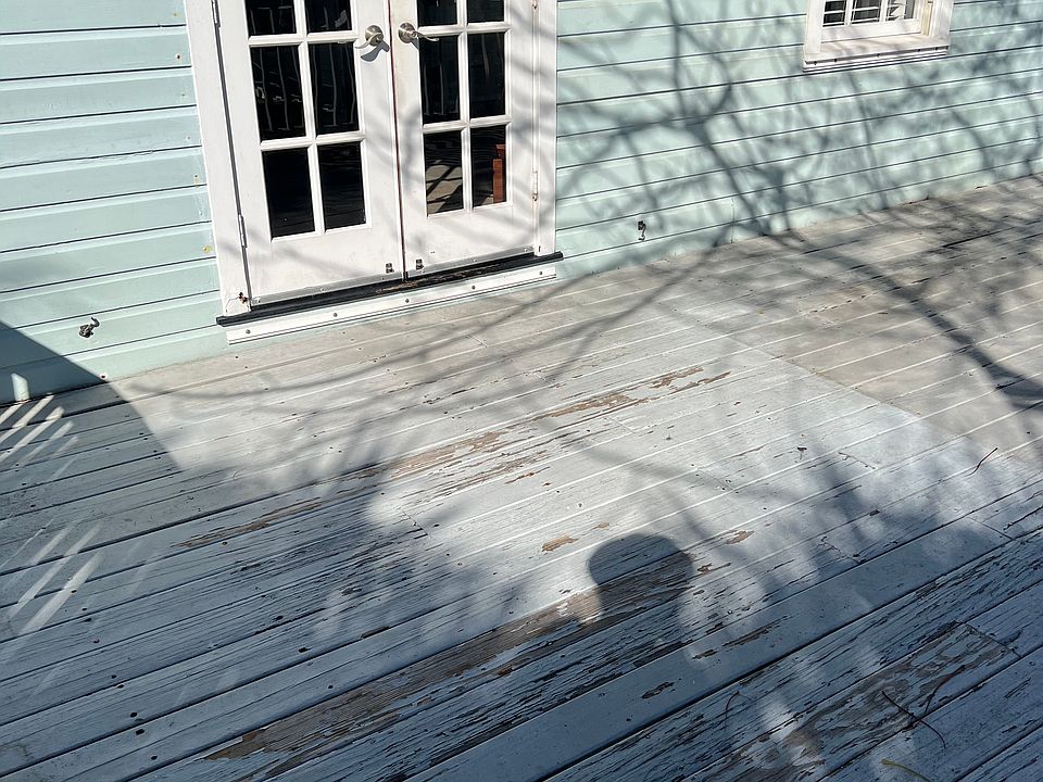 Outdoor front deck