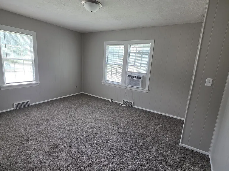 1504 N Summit Ave #1 — Photo 8
