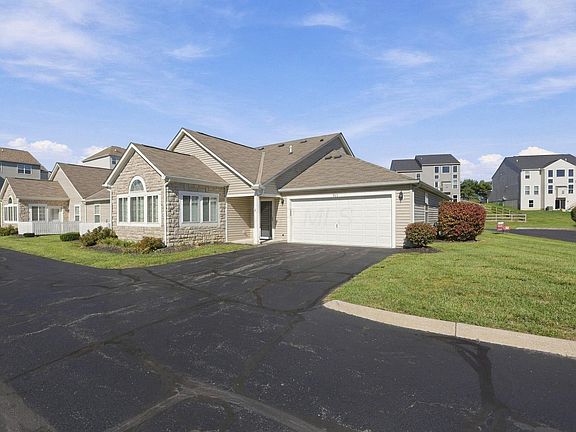 3rd image of 963 Governors Cir