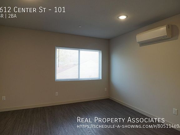 4th image of 3612 Center St #101