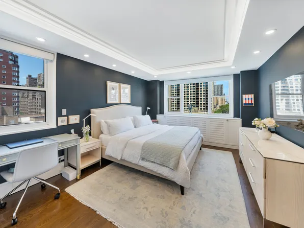 315 East 72nd Street image 9 of 14