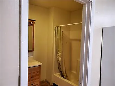 204 Grand Ave #2 — Photo 83