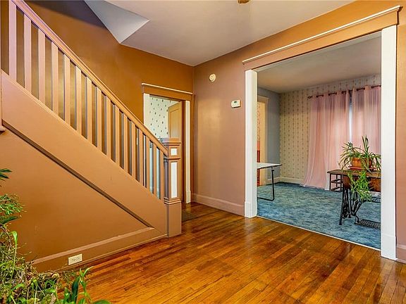 3rd image of 179 Bath St