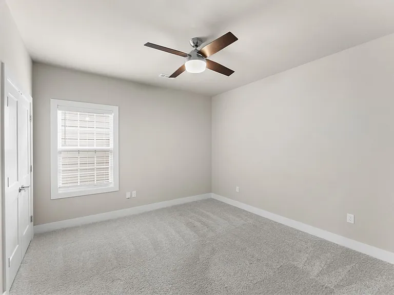830 NE Heights Ln — Photo 29