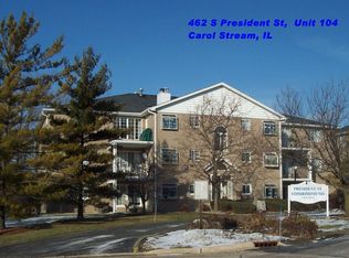 462 S President St APT 104, Carol Stream, IL 60188