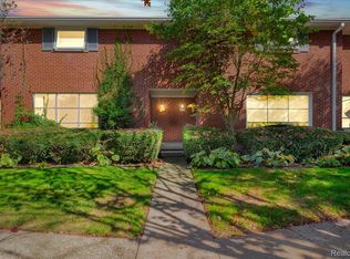 320 Neff Rd, Grosse Pointe, MI 48230
