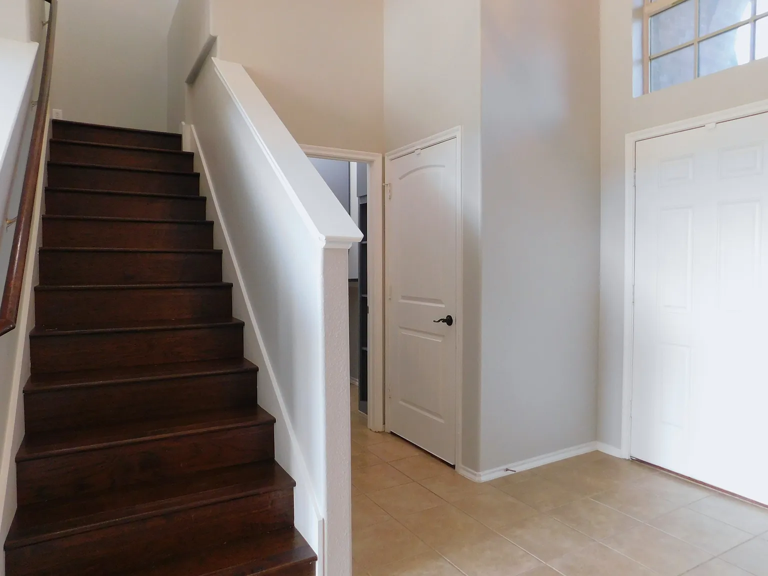 4 bed, 2.5 bath, 2908 sqft, $2,995 — Photo 4