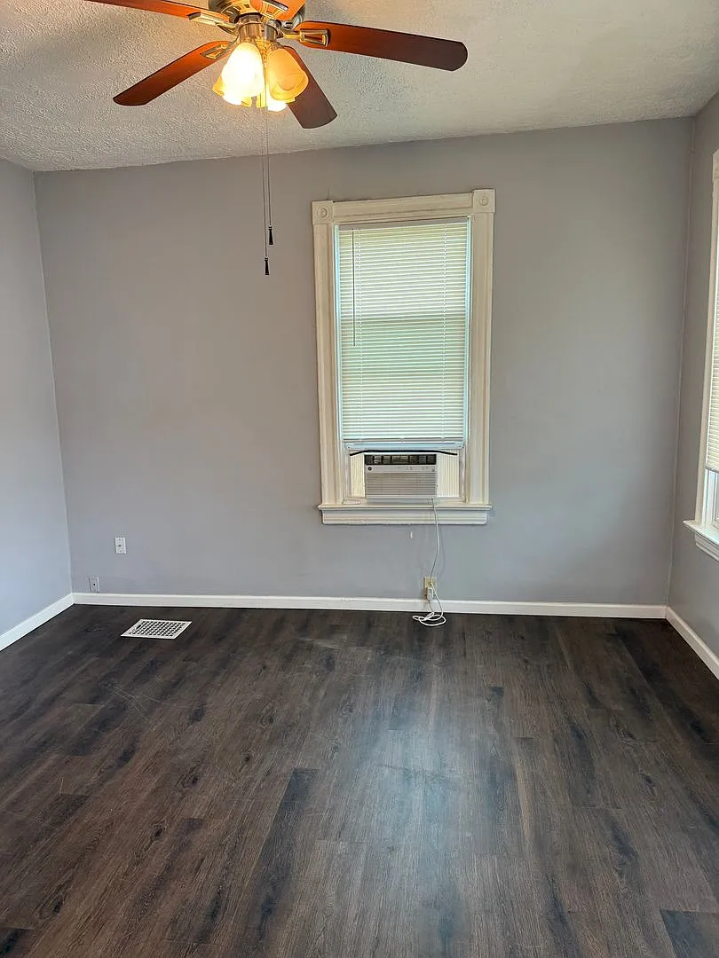 Welcome to 215 Courtland, located in the heart of St Louis, MO — Photo 2