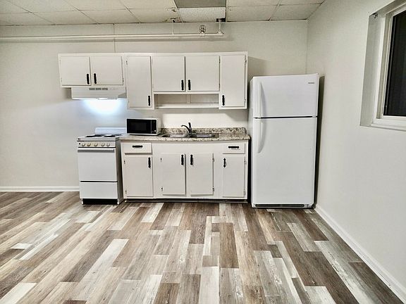5th image of 160 Constitution St APT 2