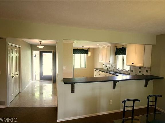 3rd image of 6144 Parview Dr SE
