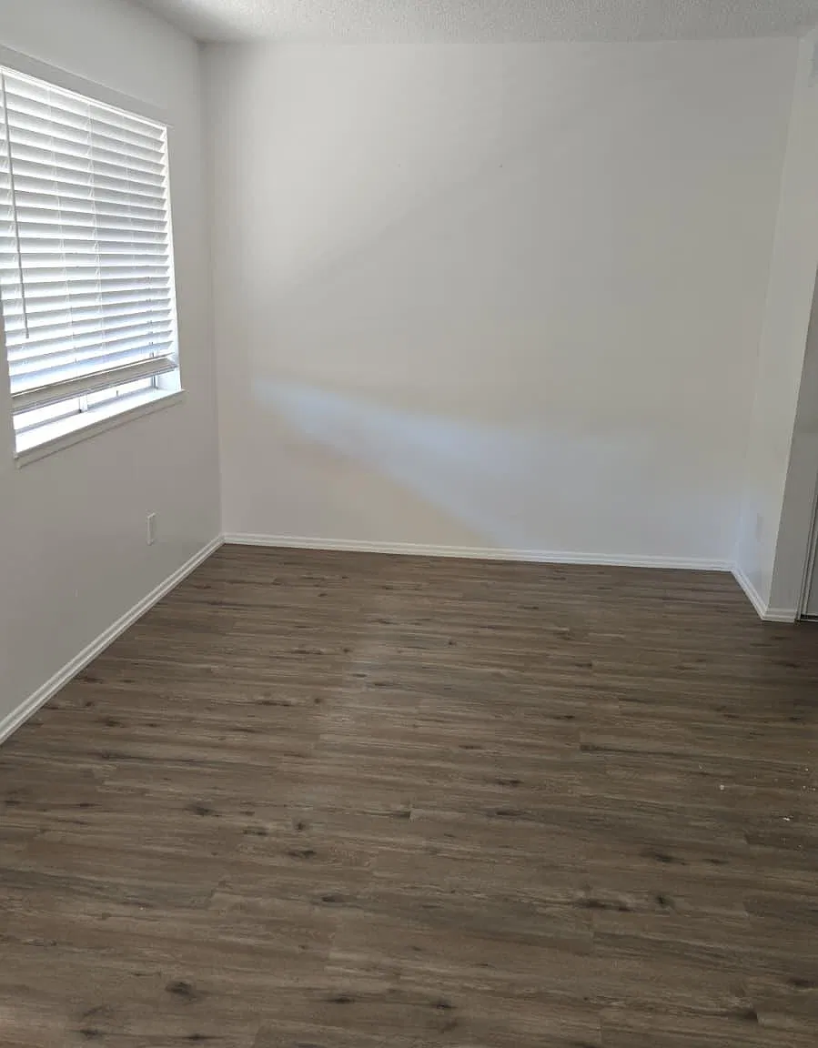 Studio, 400 sqft, $1,895 — Photo 3
