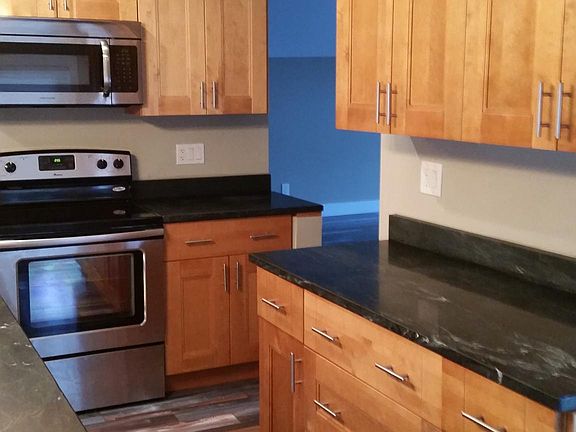 4th image of 203 E Elm St APT 8