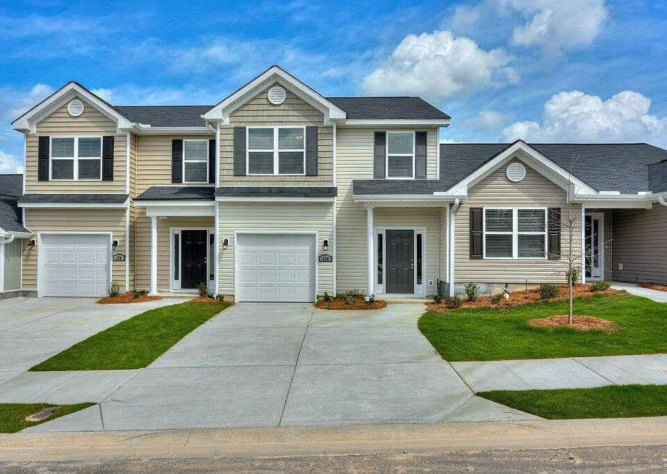 305 Norwich Dr