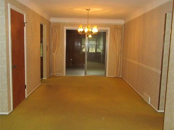 4th image of 25888 Yeoman Dr