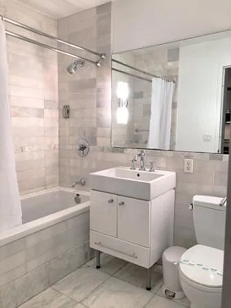 635 West 42nd Street — Photo 4