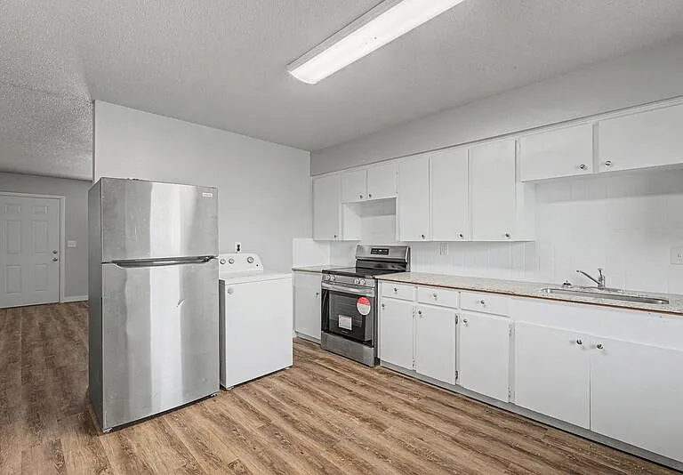 1305 W New Hope Rd #A — Photo 4