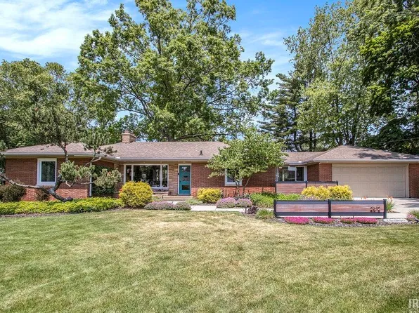 2812 Greenleaf Blvd, Elkhart, IN 46514