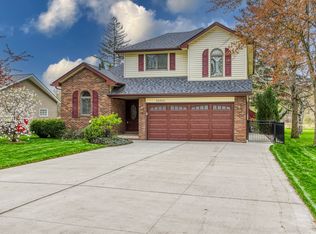 45343 Deneweth Rd, Macomb, MI 48042