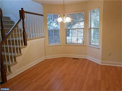 3rd image of 24 Stonerise Dr