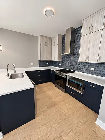 4950 S Michigan Ave #3