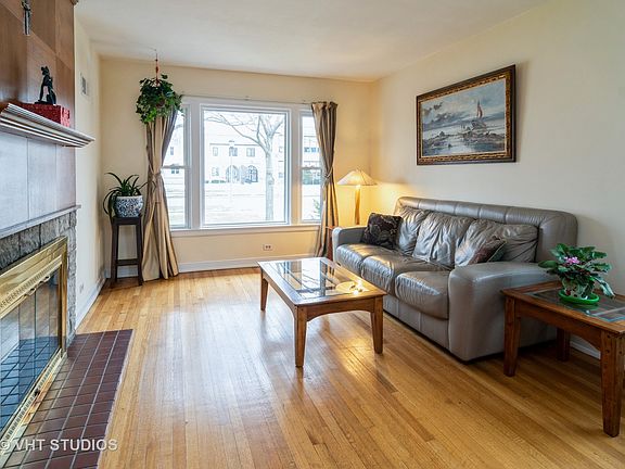 2nd image of 1526 Lathrop Ave