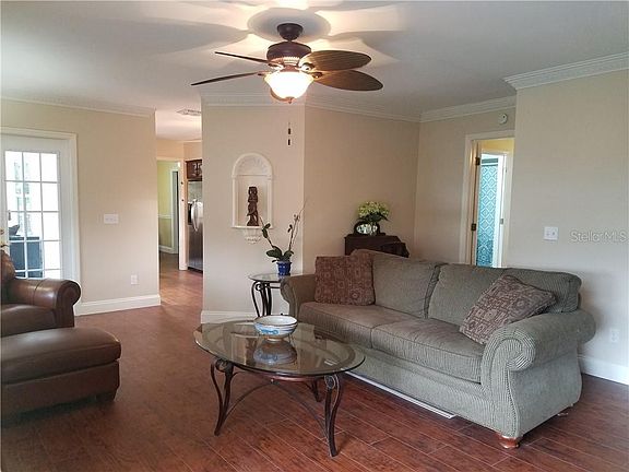 4th image of 123 W Christina Blvd