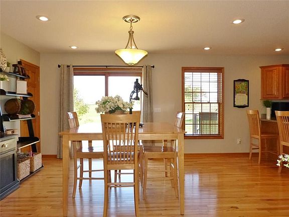 5th image of 1465 Lake Dr