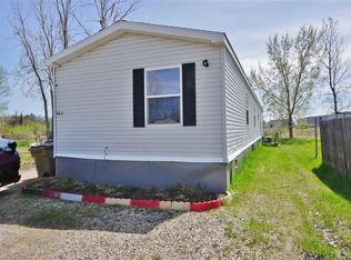 922 41st St SE, Minot, ND 58701
