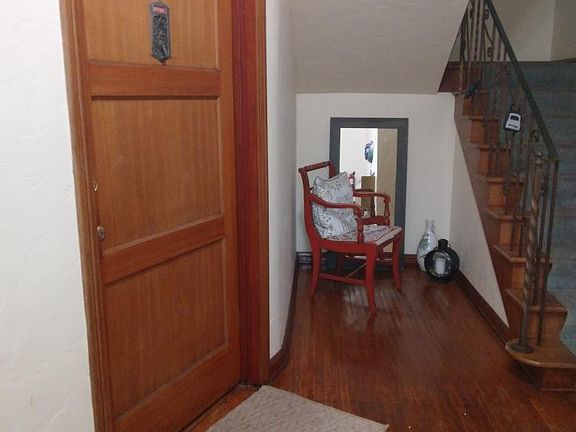 2nd image of 3130 E Theresa St