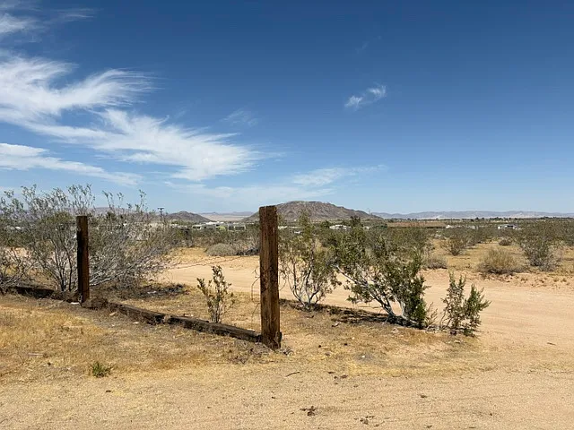 1300 N Los Coyotes Way — Photo 3
