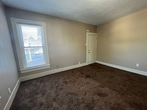 4th image of 124 E Dewald St APT 4