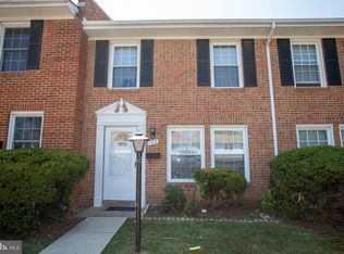132 N Auburn Dr, Sterling, VA 20164