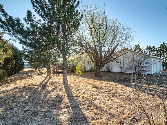 5th image of 804 Adams St