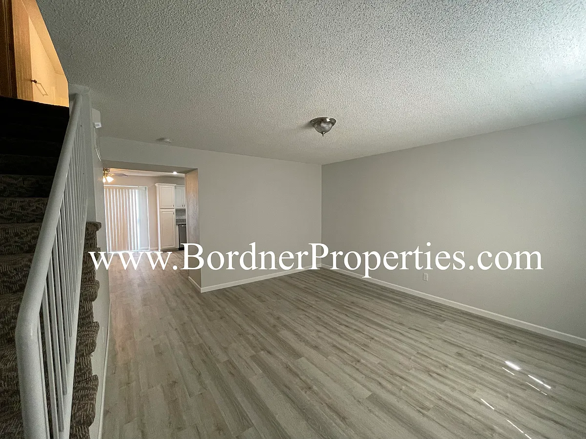 Building Photo - 313 Lexington Rd #B