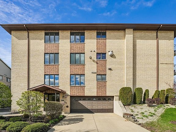 2nd image of 4500 W 93rd St APT 1D