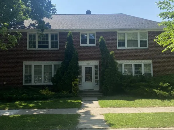 5201 N Hollywood Ave #4, Milwaukee, WI 53217