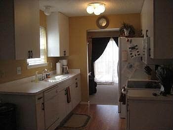 4th image of 31125 Columbia Dr #1