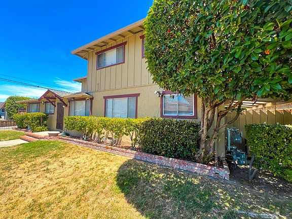 2nd image of 36 La Vonne Dr