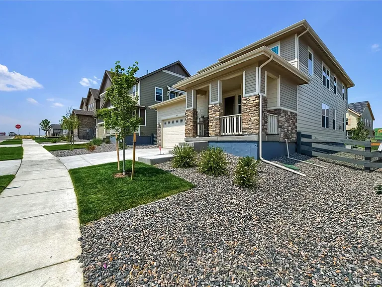 1635 Stable View Dr — Photo 2
